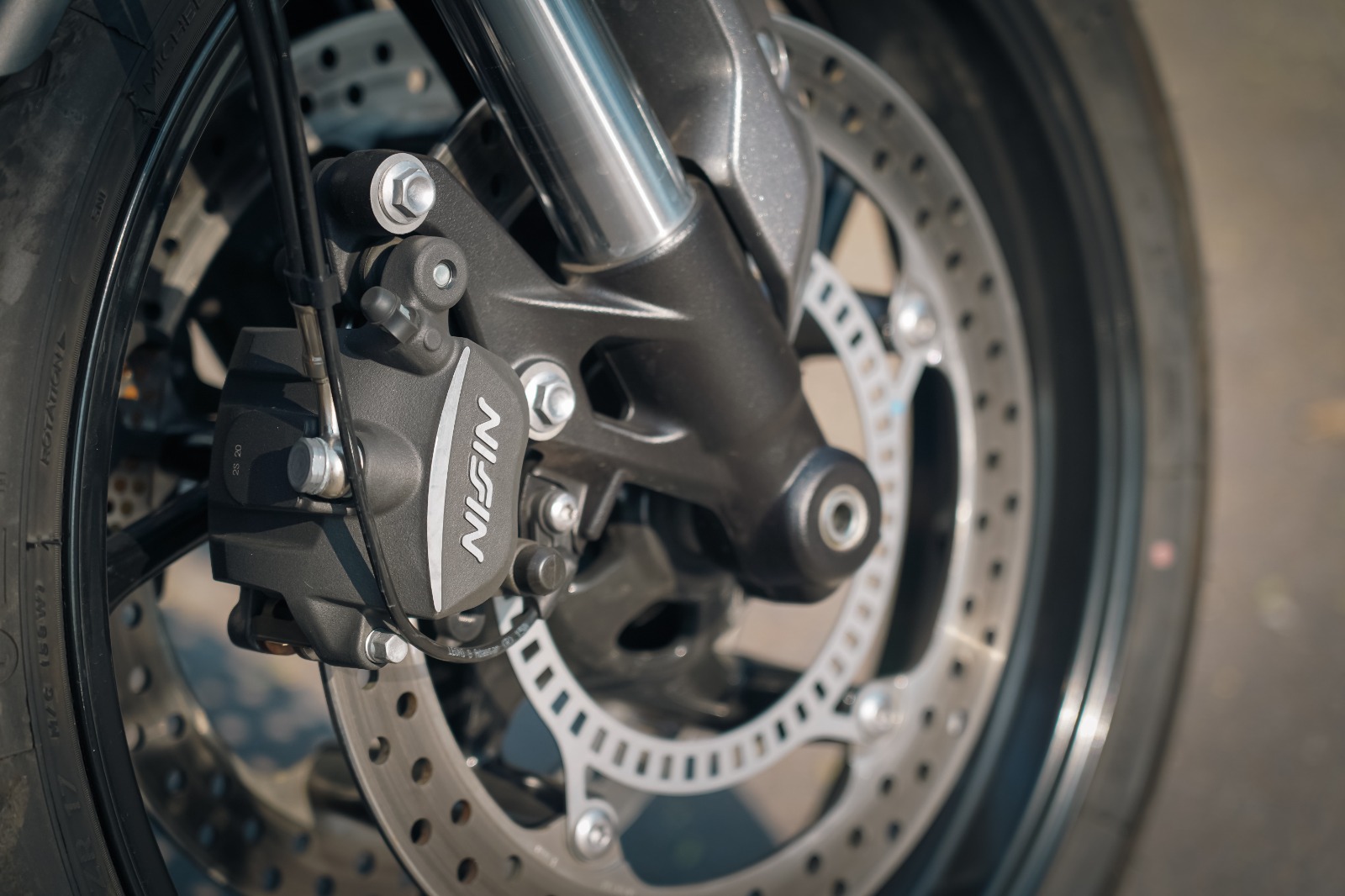 Test Ride: Triumph Trident 660 - Motoblog.com