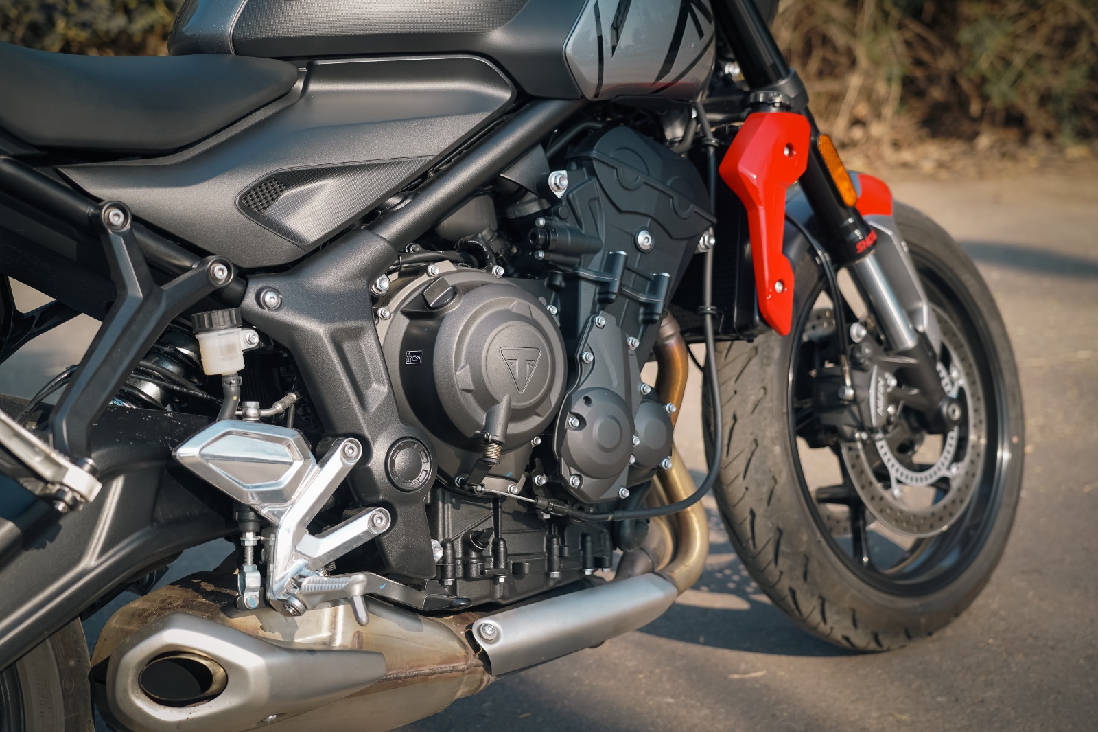 Test Ride: Triumph Trident 660 - Motoblog.com